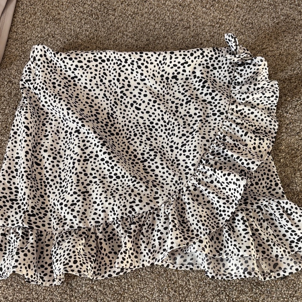 SHEIN Black and White Asymmetrical Ruffle Skirt